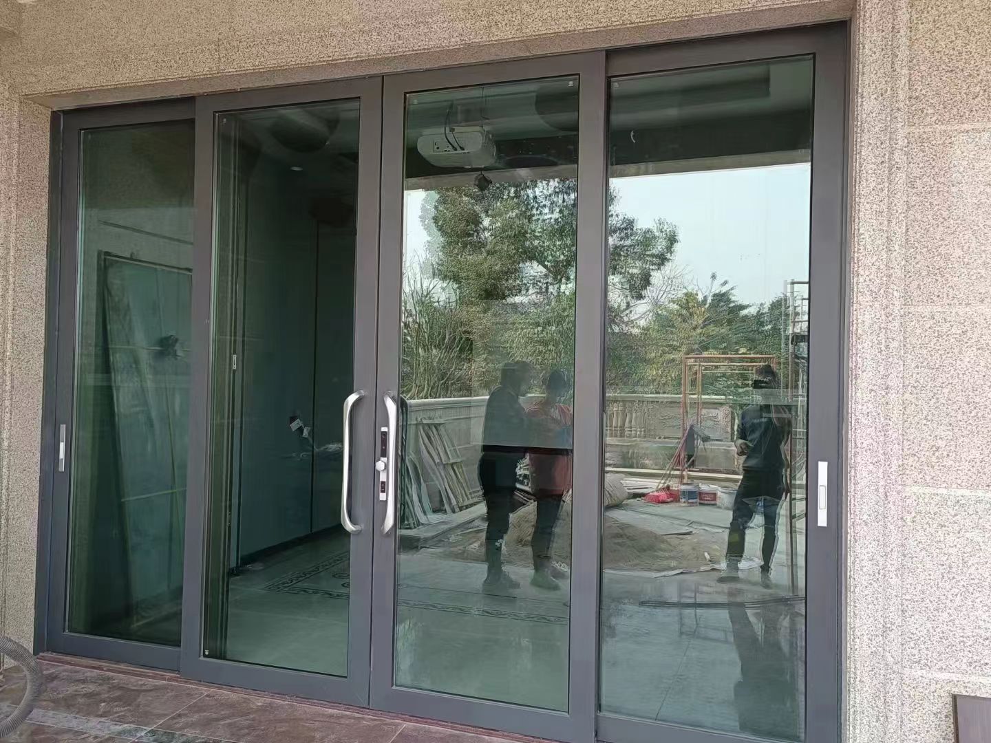 Heavy duty aluminium alloy sliding door